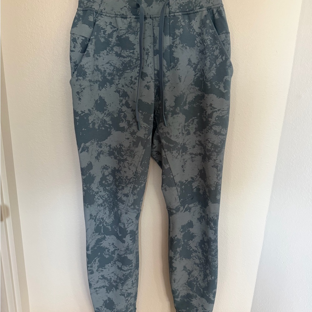 Gray Marble-Print Jogger Pants